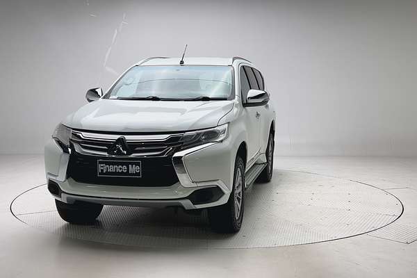 2019 Mitsubishi Pajero Sport GLX QE thumb-2