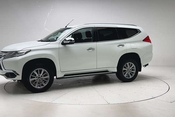 2019 Mitsubishi Pajero Sport GLX QE thumb-3