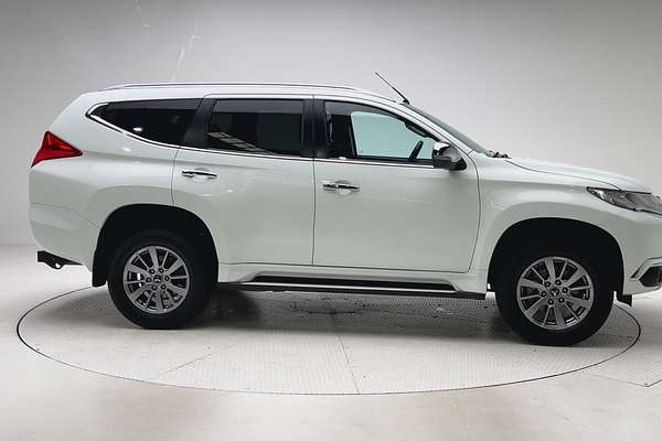 2019 Mitsubishi Pajero Sport GLX QE thumb-8