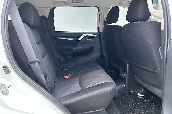 2019 Mitsubishi Pajero Sport GLX QE thumb-11