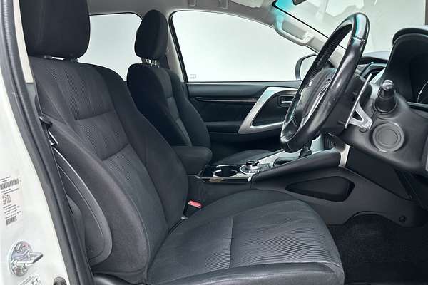 2019 Mitsubishi Pajero Sport GLX QE thumb-12