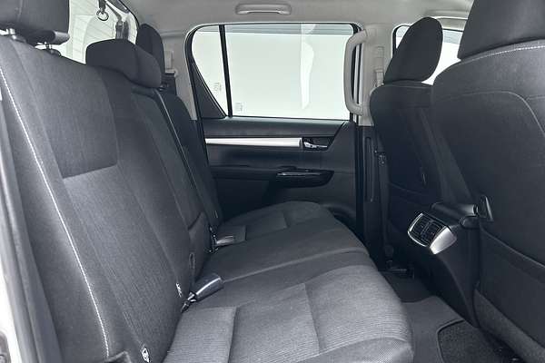 2022 Toyota Hilux SR5 GUN126R 4X4 thumb-11