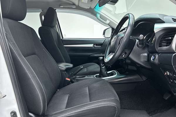 2022 Toyota Hilux SR5 GUN126R 4X4 thumb-12