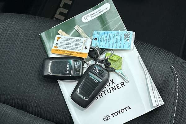 2022 Toyota Hilux SR5 GUN126R 4X4 thumb-22