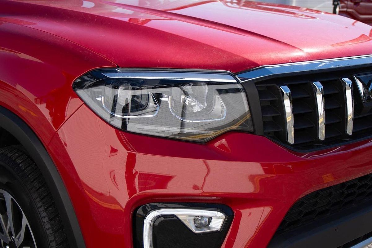 2023 Mahindra Scorpio Z8