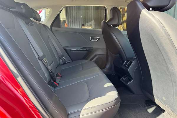 2025 Kia K4 Sport+ CL4m thumb-12
