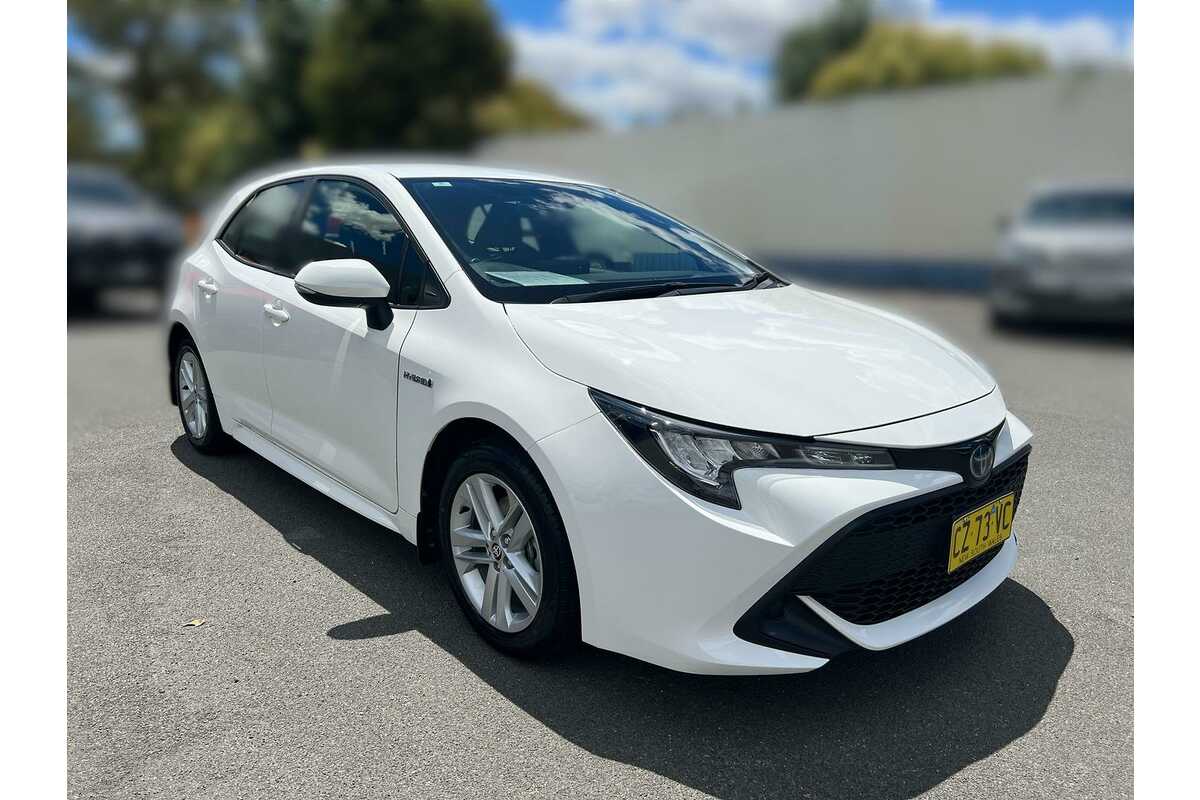 Toyota corolla ascent sport hybrid 2020 discount