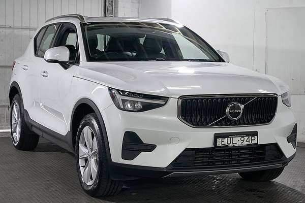 2022 Volvo XC40 Plus B4