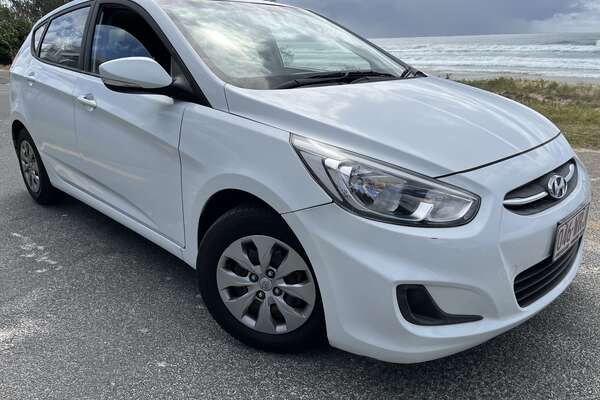 2016 hyundai accent shop active