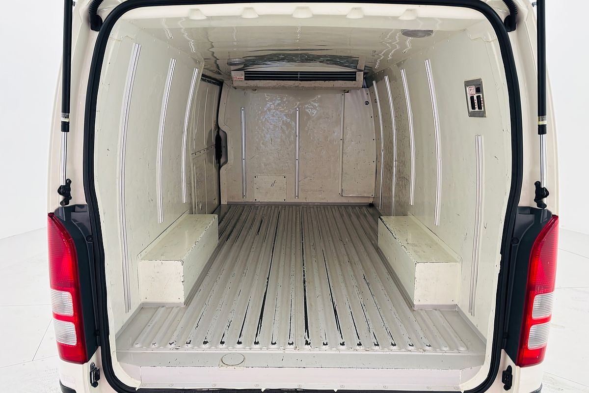 2001 Toyota HIACE  5 SP MANUAL 4D VAN D4 DIESEL