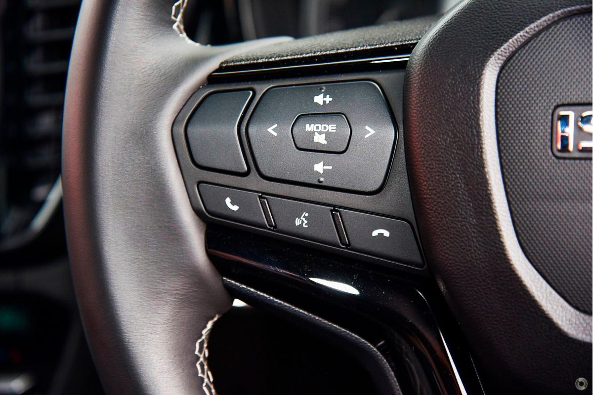 2025 Isuzu D-MAX BLADE 4X4