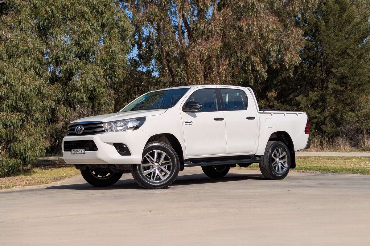 2017 Toyota Hilux SR HI-RIDER GUN136R MY17 REAR WHEEL DRIVE