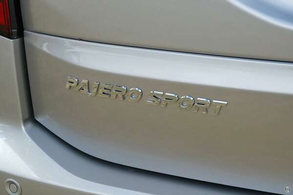 2022 Mitsubishi Pajero Sport GLX QF