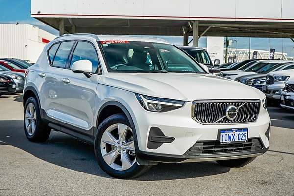 2023 Volvo XC40 Plus B4