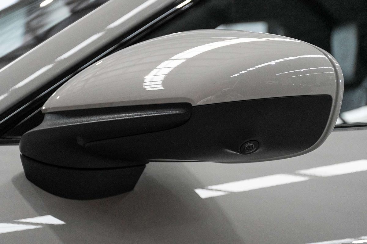 2022 Porsche Taycan 4S Y1B