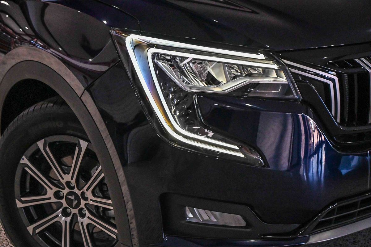 2025 Mahindra XUV700 AX7L