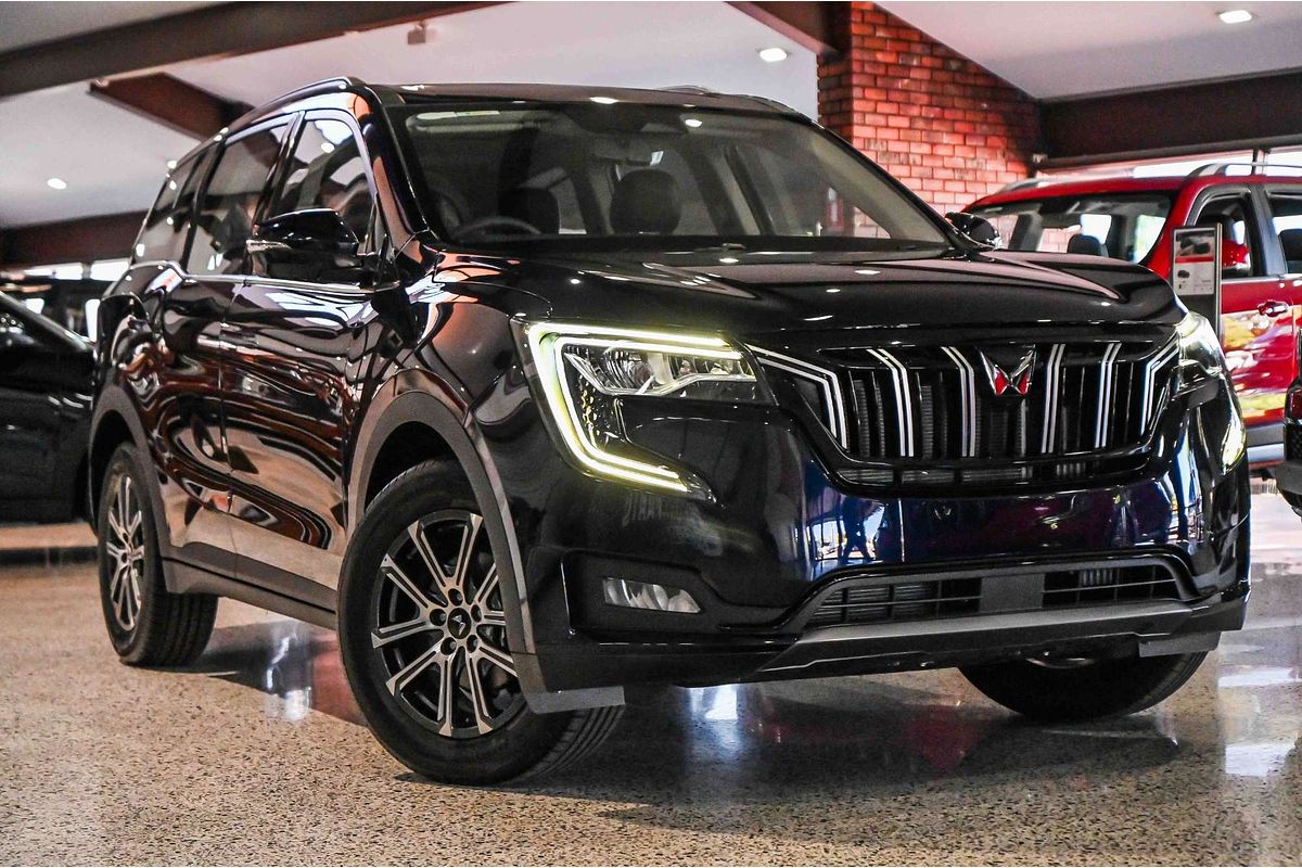 2025 Mahindra XUV700 AX7L