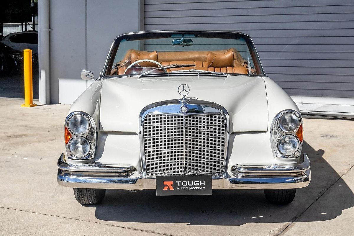 1967 Mercedes-Benz 250SE W111