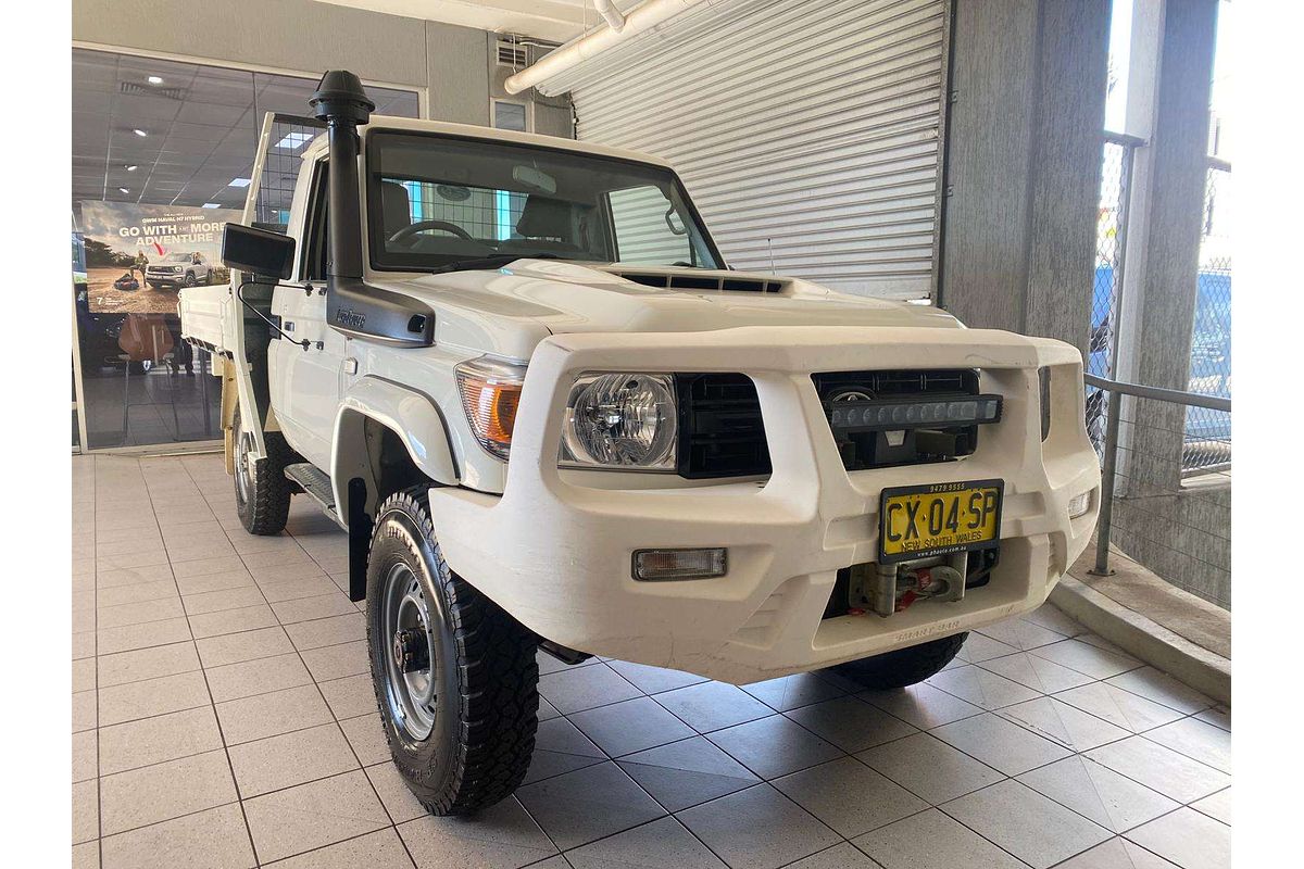 LANDCRUISER VDJ79R MY18 WORKMATE (4x4) 4.5L DTV8 DIESEL TURBO F/INJ 5 SP MANUAL C/CHAS 