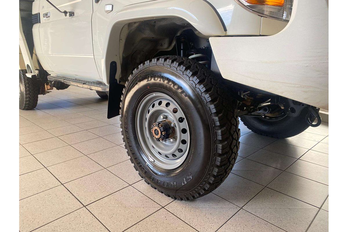LANDCRUISER VDJ79R MY18 WORKMATE (4x4) 4.5L DTV8 DIESEL TURBO F/INJ 5 SP MANUAL C/CHAS 