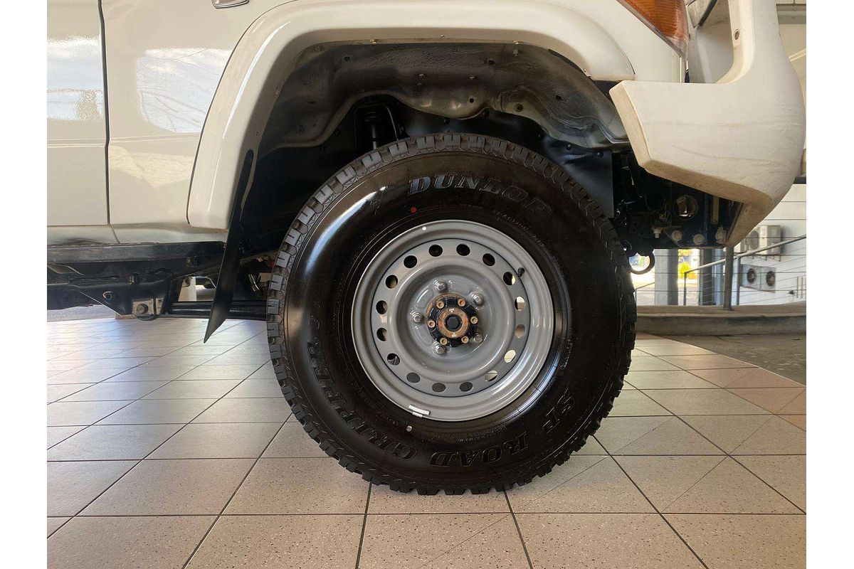 LANDCRUISER VDJ79R MY18 WORKMATE (4x4) 4.5L DTV8 DIESEL TURBO F/INJ 5 SP MANUAL C/CHAS 