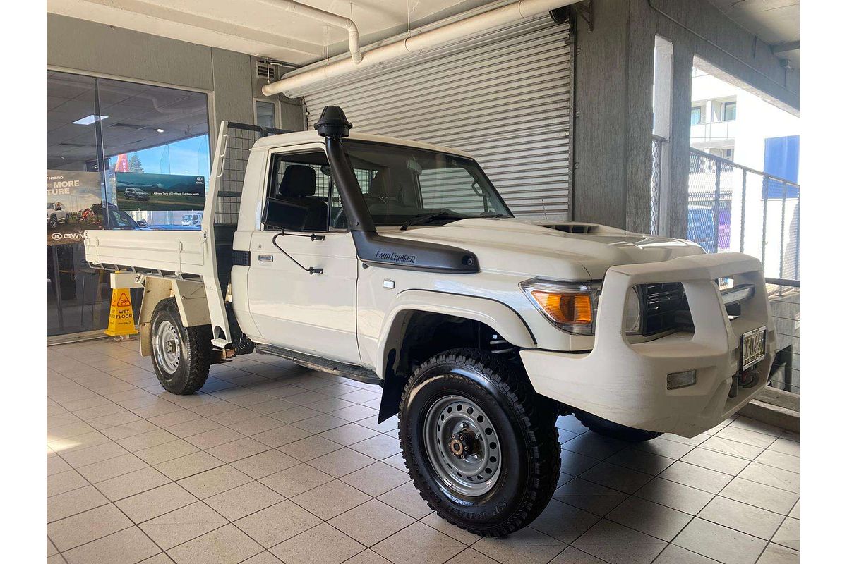 LANDCRUISER VDJ79R MY18 WORKMATE (4x4) 4.5L DTV8 DIESEL TURBO F/INJ 5 SP MANUAL C/CHAS 