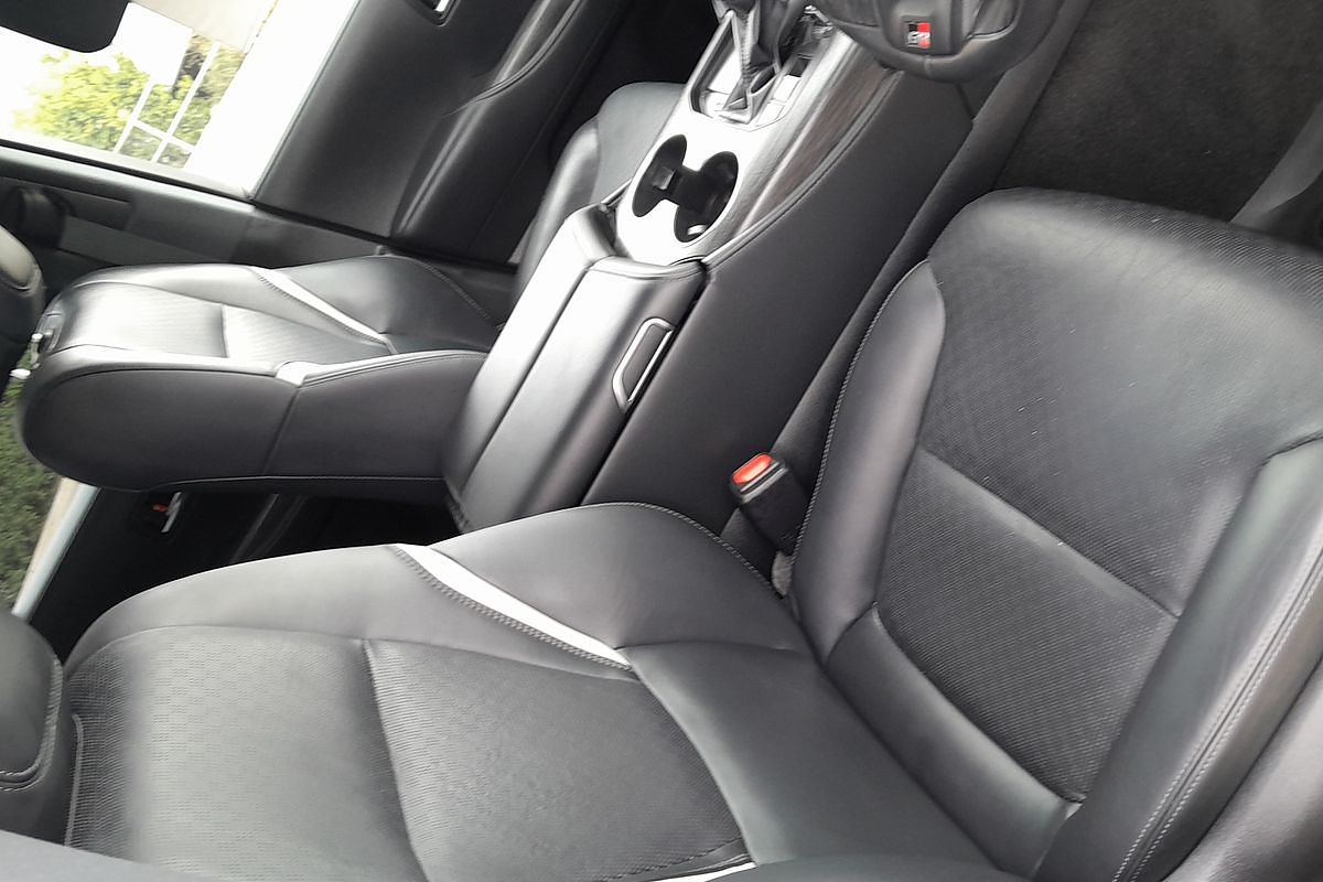 2025 Toyota Landcruiser GR Sport FJA300R
