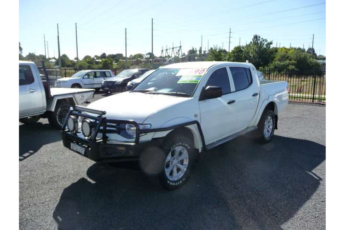 2014 Mitsubishi Triton GLX MN 4X4