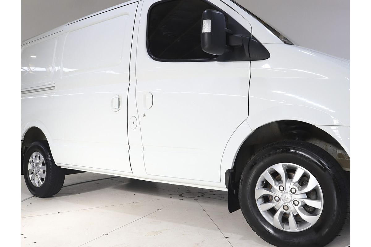 MY24 LDV V80 SWB Low Roof AMT (6185AFMC435B000)