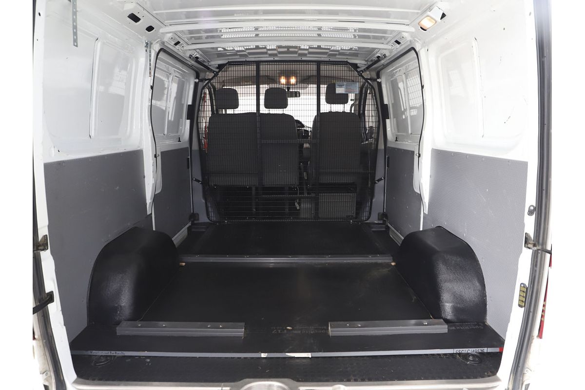 MY24 LDV V80 SWB Low Roof AMT (6185AFMC435B000)