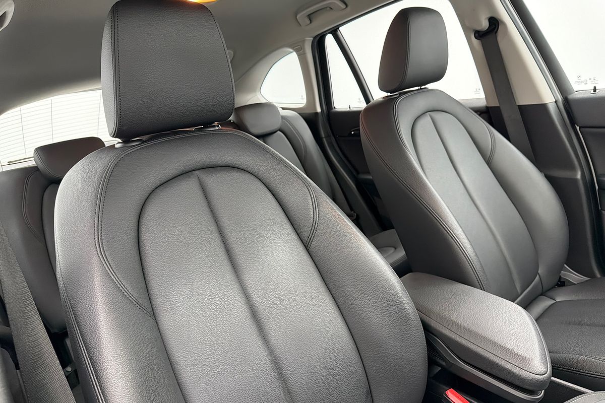 2018 BMW X1 sDrive18i F48