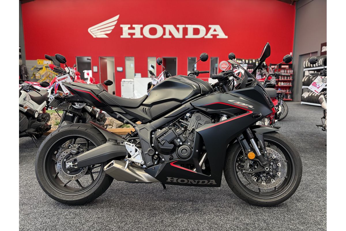 2025 Honda CBR650R E-CLUTCH