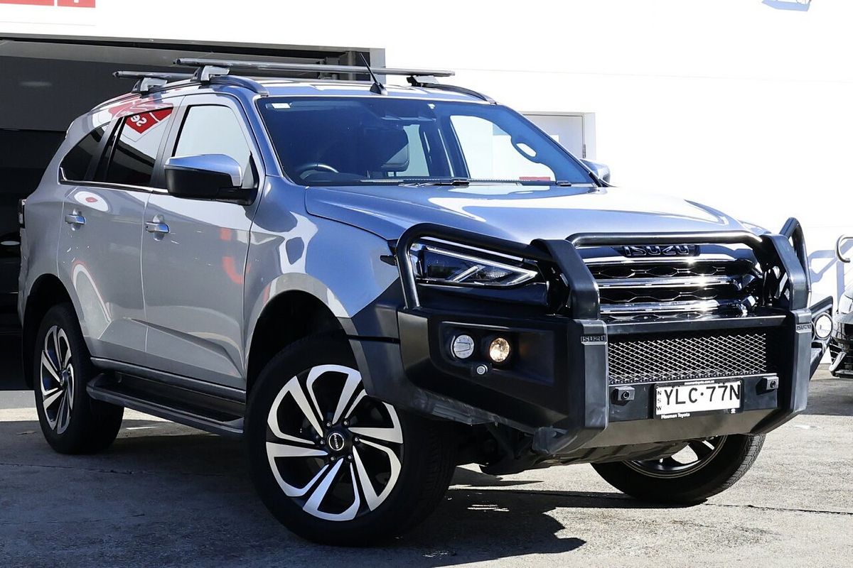 2022 Isuzu MU-X LS-T