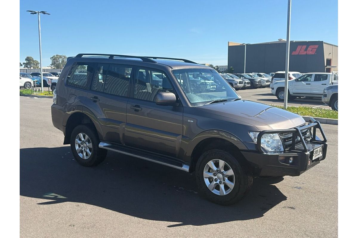 2013 Mitsubishi Pajero GLX-R NW