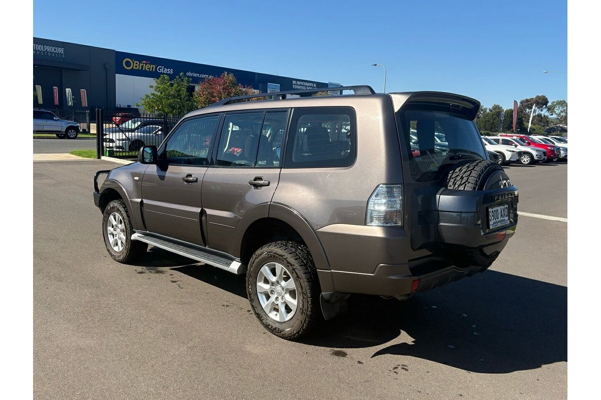 2013 Mitsubishi Pajero GLX-R NW