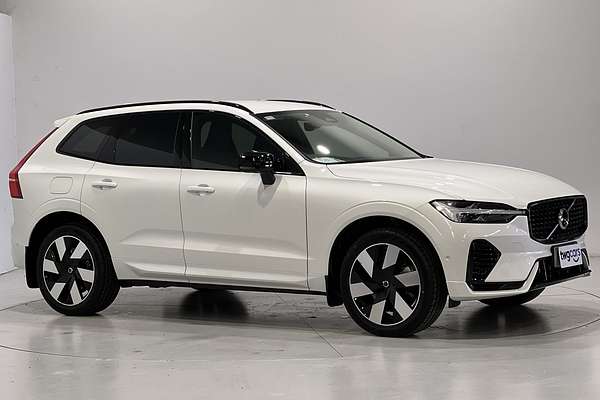 2023 Volvo XC60 Recharge Ultimate T8 Plug-In Hybrid