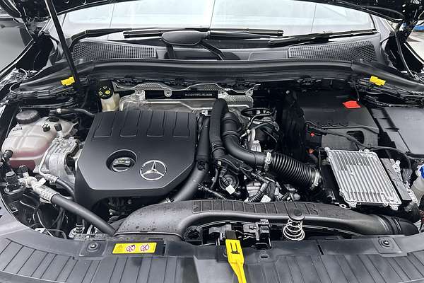 2025 Mercedes-Benz GLA-Class GLA200 H247 thumb-10