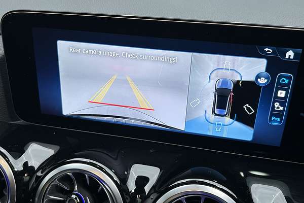 2025 Mercedes-Benz GLA-Class GLA200 H247 thumb-16