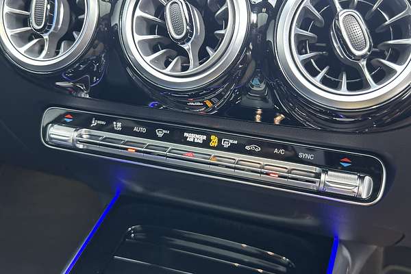 2025 Mercedes-Benz GLA-Class GLA200 H247 thumb-17
