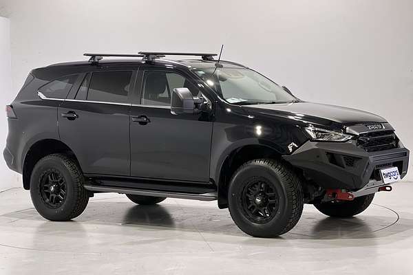 2023 Isuzu MU-X LS-T