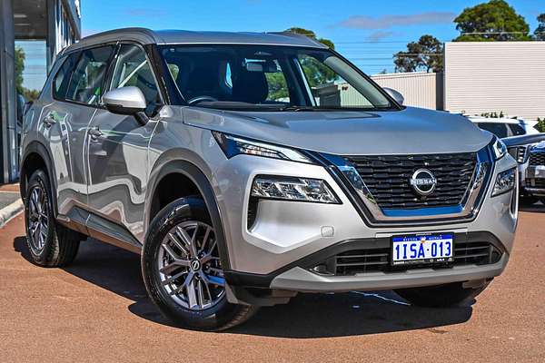 2025 Nissan X-TRAIL ST T33