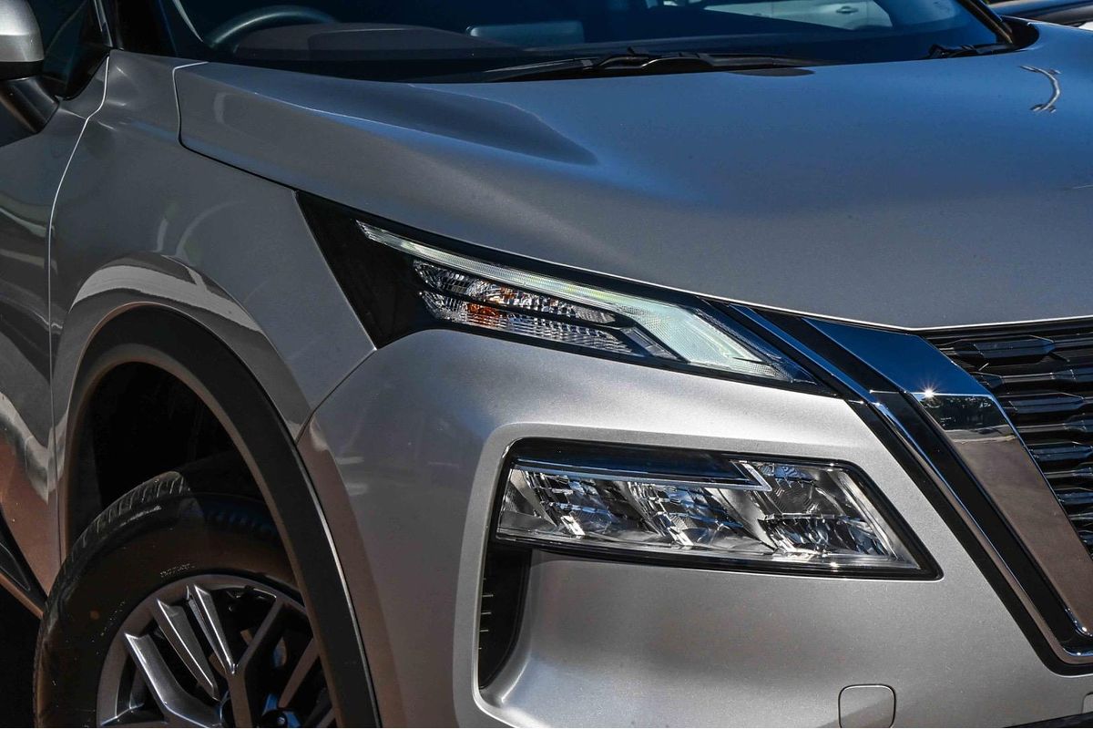 2025 Nissan X-TRAIL ST T33