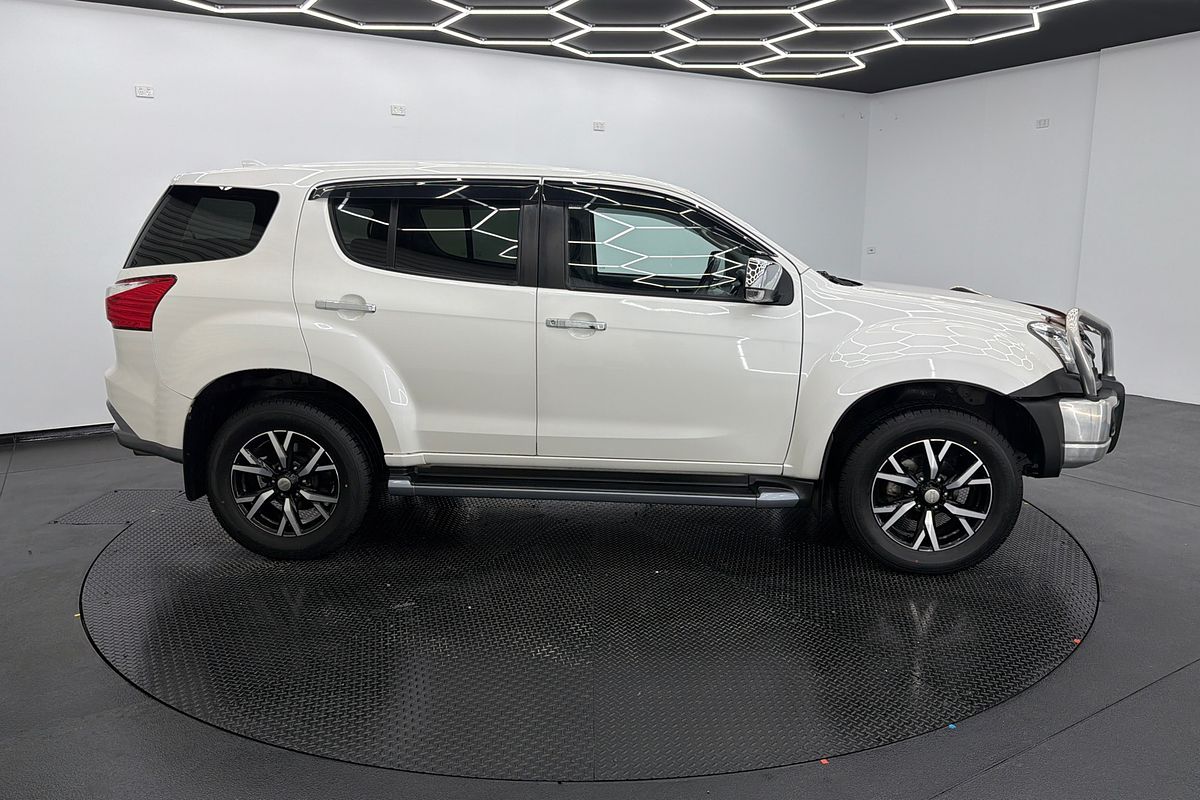 2021 Isuzu MU-X LS-U