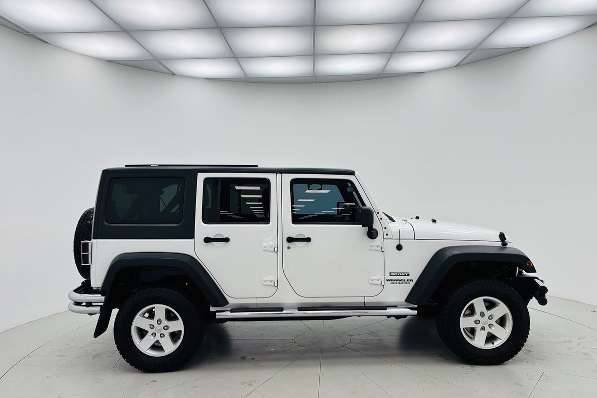 2012 Jeep WRANGLER UNLIMITED SPORT (4x4) 6 SP MANUAL 4D SOFTTOP V6 
