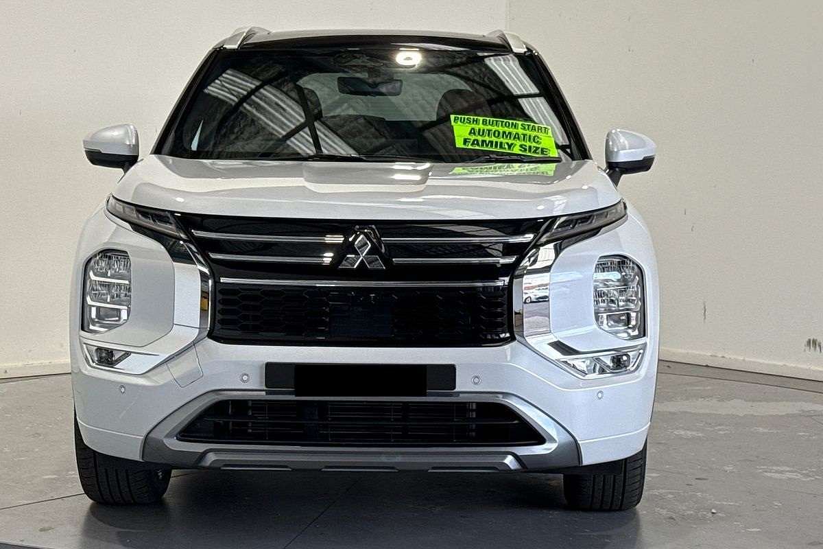 2025 Mitsubishi Outlander Exceed Tourer ZM