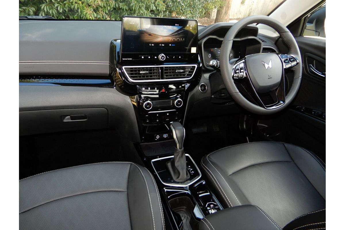 2026 Mahindra XUV 3XO AX7L