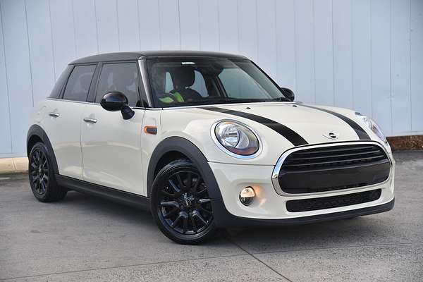 2017 MINI Hatch Cooper F55