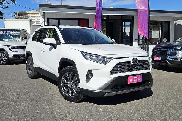 2024 Toyota RAV4 GXL MXAA52R