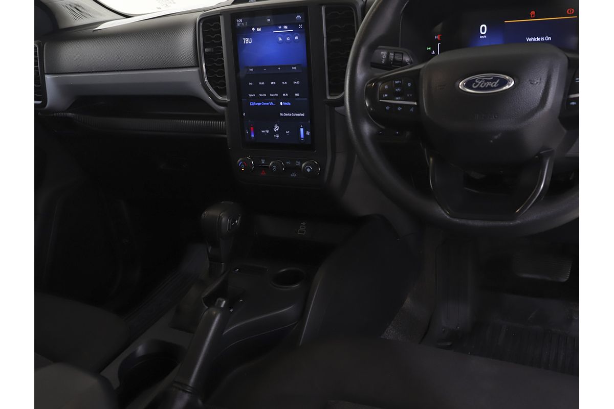 Ford Ranger 2022.00 DOUBLE CAB CHASSIS XL . 2.0L SiT DSL 6 SPD AUTO 4x2 .
