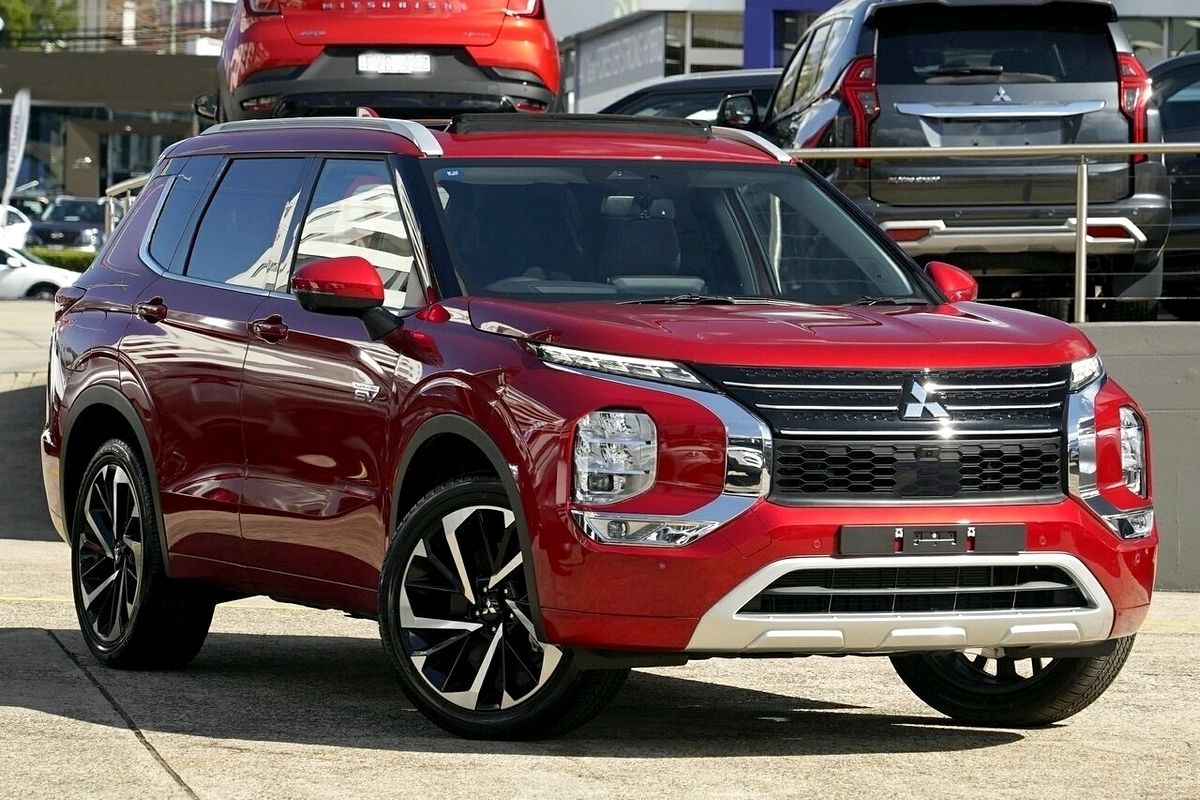 2025 Mitsubishi Outlander PHEV Exceed ZM
